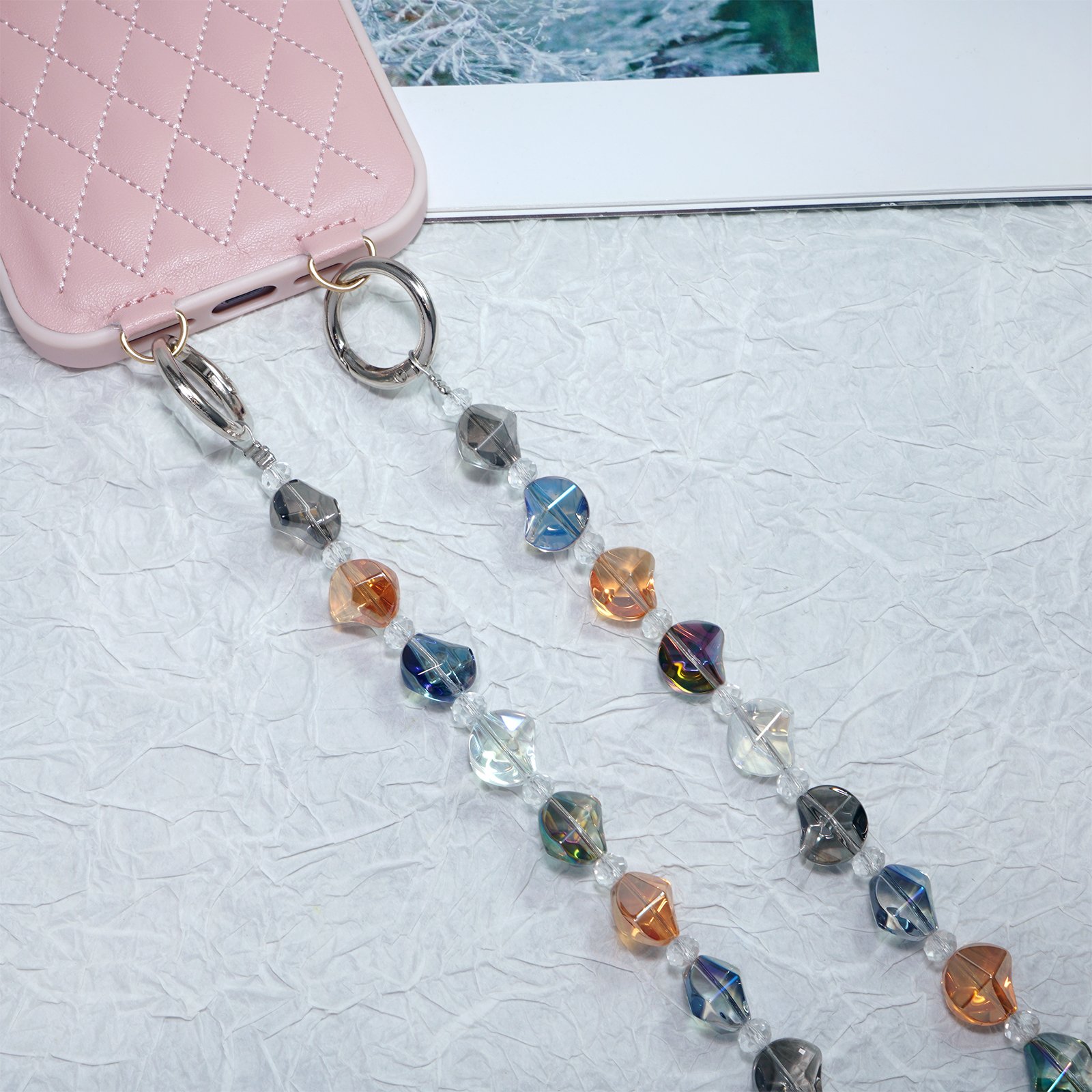 Hands-free crossbody smartphone strap