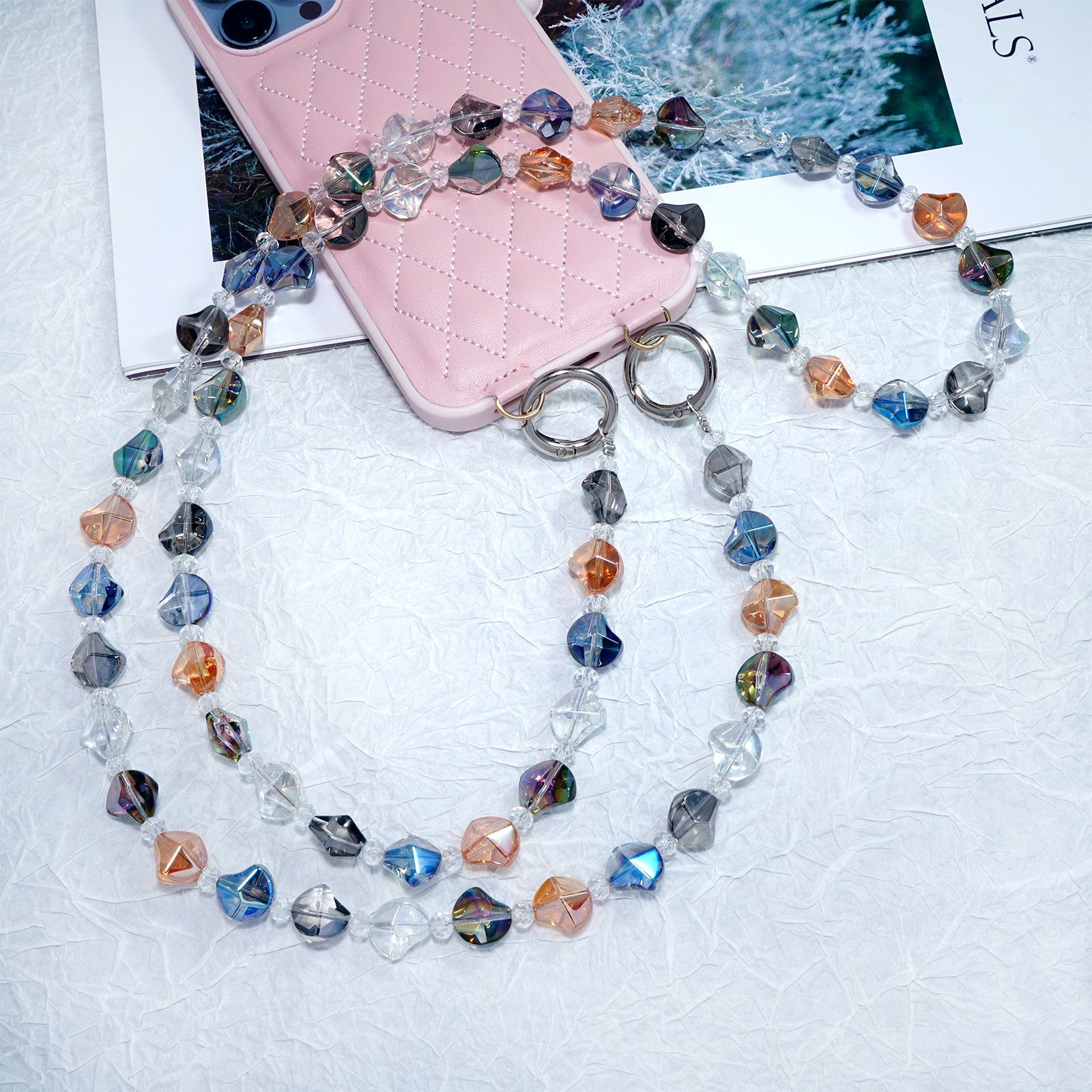 Hands-free crossbody smartphone strap
